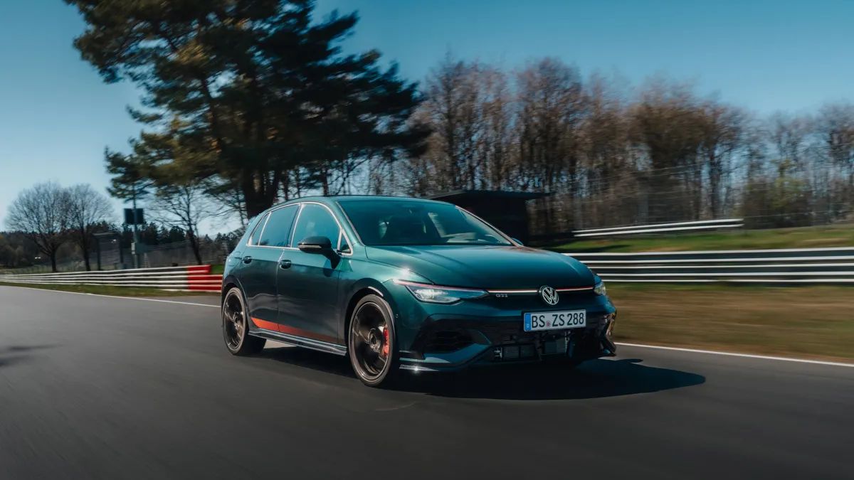 Το Volkswagen Golf GTI Edition 50 πήρε το ρεκόρ του Honda Civic Type R