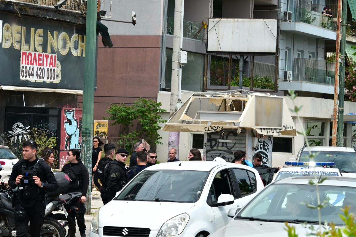 Τζιτζιφιές / Πυροβολισμοί έξω από κατάστημα – Μία γυναίκα τραυματίας