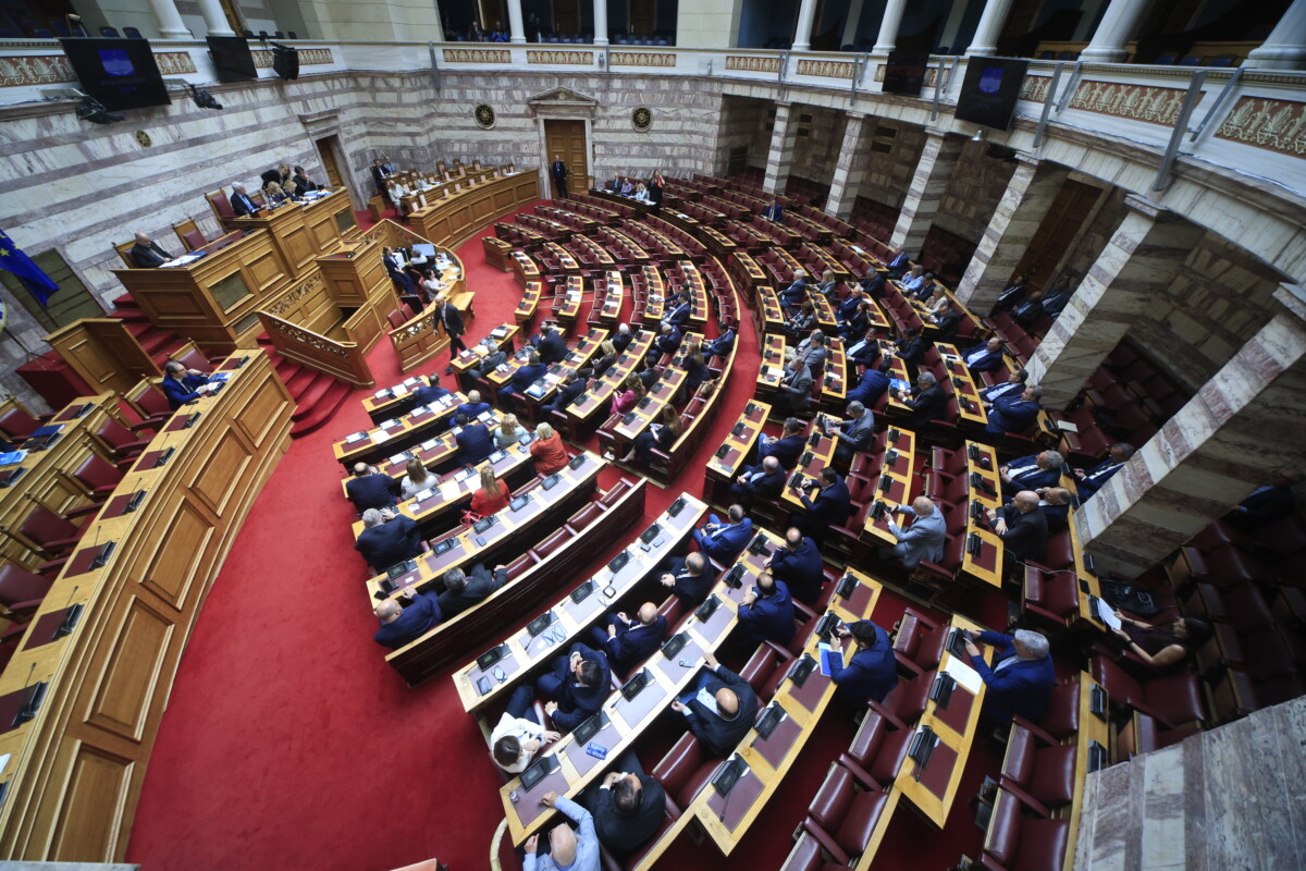 Βουλή / Απορρίφθηκε η Εξεταστική για τις υποκλοπές – Κοινοβουλευτικό πραξικόπημα καταγγέλλει η αντιπολίτευση