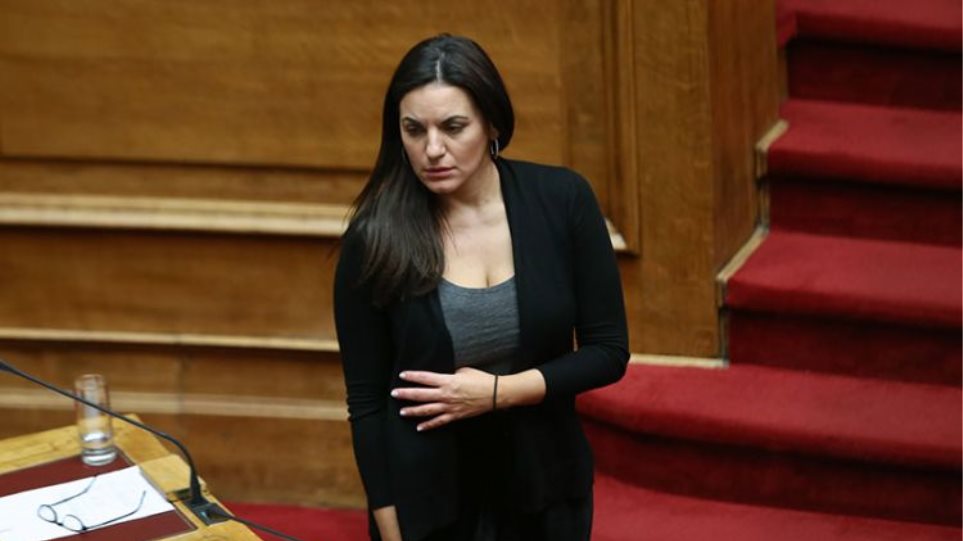 Χρυσά «κλικ» στο υπουργείο Τουρισμού…Σχεδόν 70.000 ευρώ για φωτογραφίες και social media: Οι συμβάσεις της Όλγας Κεφαλογιάννη προκαλούν ερωτήματα