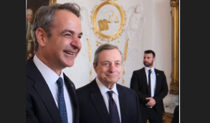 Στην τελετή απονομής του «Βραβείου Καρλομάγνου» στον Μάριο Ντράγκι ο Μητσοτάκης