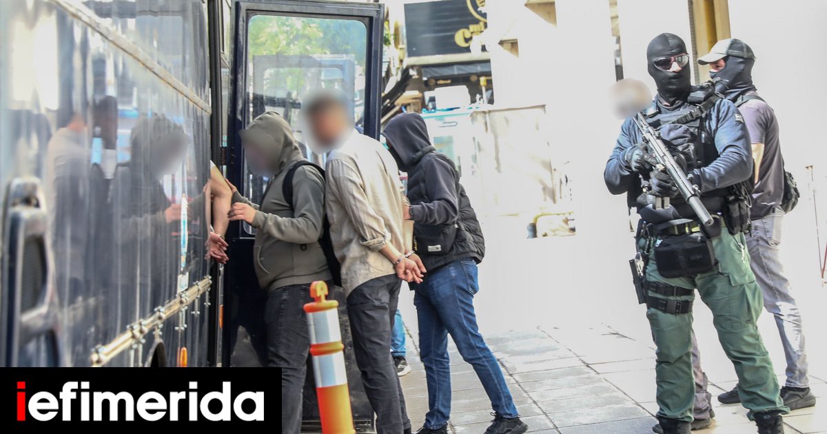 Επεισόδια στα δικαστήρια της Ευελπίδων -Προφυλακίστηκαν οι 6 από τους 8 συλληφθέντες για τη ληστεία στην Κάτω Τιθορέα