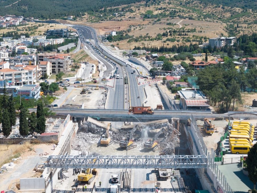 Flyover: Εικόνες και βίντεο από την κατεδάφιση της γέφυρας Πανοράματος στη Θεσσαλονίκη