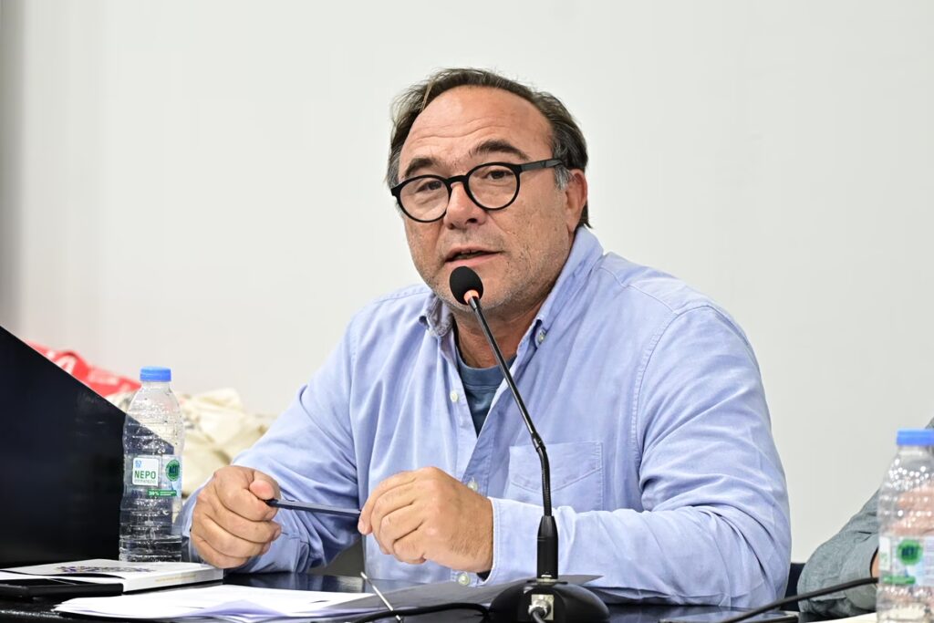 «Θα συμβάλω σε ευρύτερες διεργασίες»! Πως εξηγεί ο Πέτρος Κόκκαλης την αποχώρησή του από το “Κόσμο”