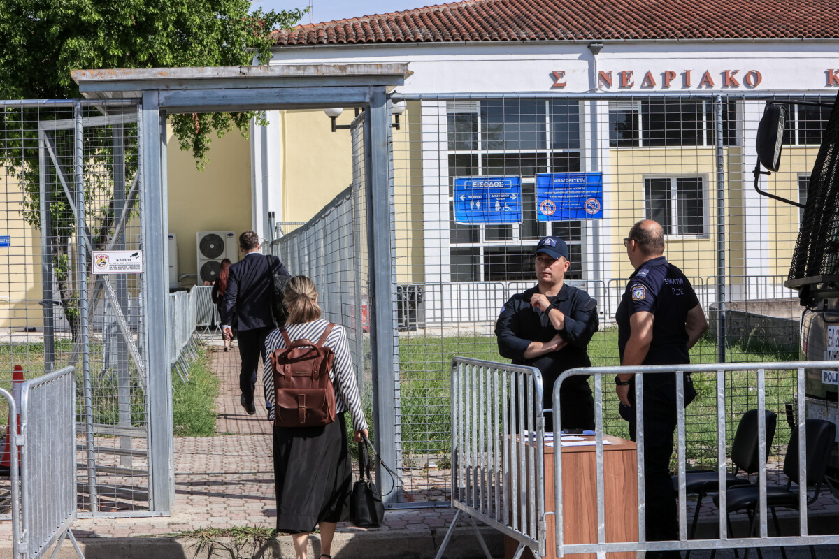 Δίκη για Τέμπη / Στο επίκεντρο τα αιτήματα για τηλεοπτική κάλυψη και εμφάνιση κατηγορουμένων
