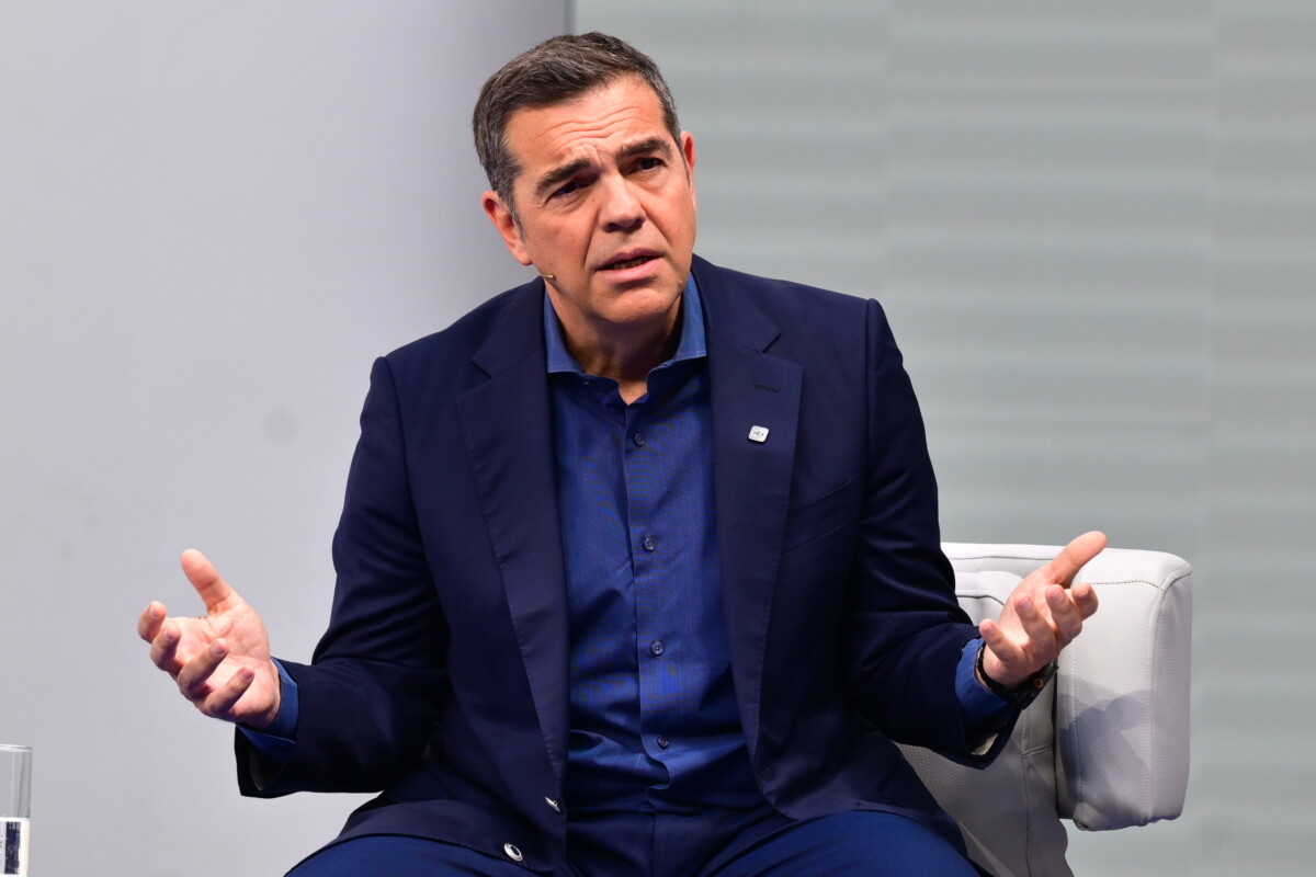 Τσίπρας για Μητσοτάκη / «Το δίπλωμα το παίρνουν όταν παραβιάζεις κανόνες, όχι όταν χάνεις εκλογές»