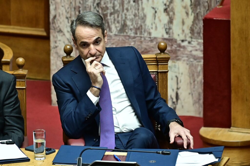«Πόλεμος» για το posoKanei: Η αντιπολίτευση κατηγορεί την κυβέρνηση για ανεπαρκή μέτρα κατά της ακρίβειας