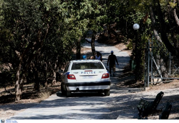 Δράμα: Αστυνομικός αυτοκτόνησε με το υπηρεσιακό του όπλο – Σε σοβαρή κατάσταση η σύζυγός του