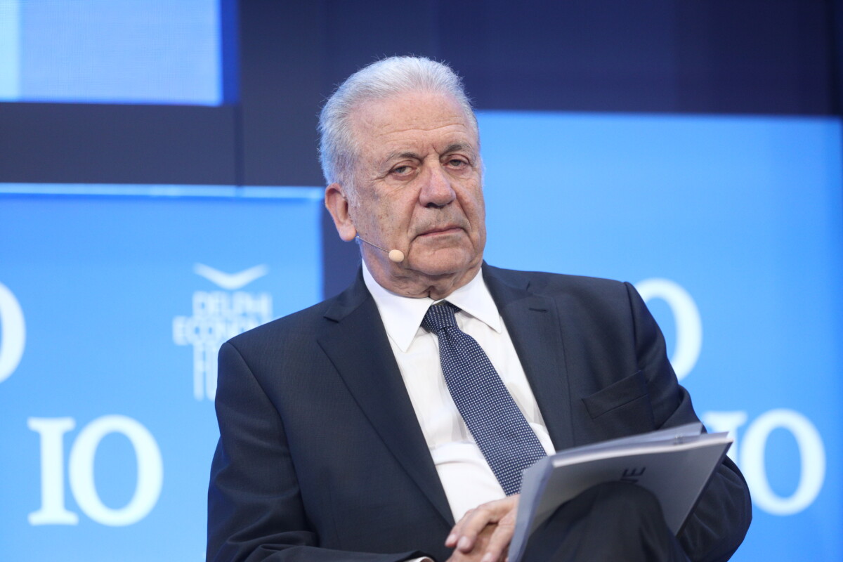 Qatargate / Ευρωπαϊκό ένταλμα σύλληψης για τον Δημήτρη Αβραμόπουλο