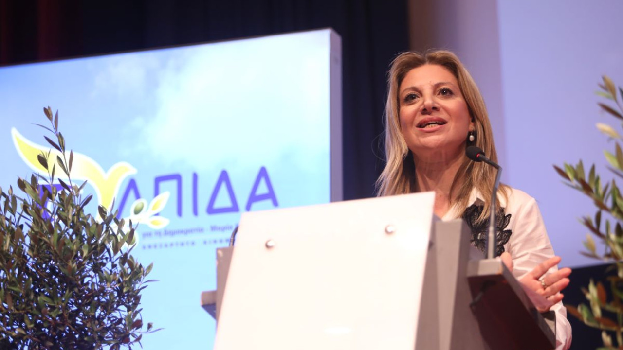 Καρυστιανού για Τσίπρα: «Ξαναζεσταμένο φαγητό – Πολύ γκλάμουρ, πολύ περισσότερο θέαμα»