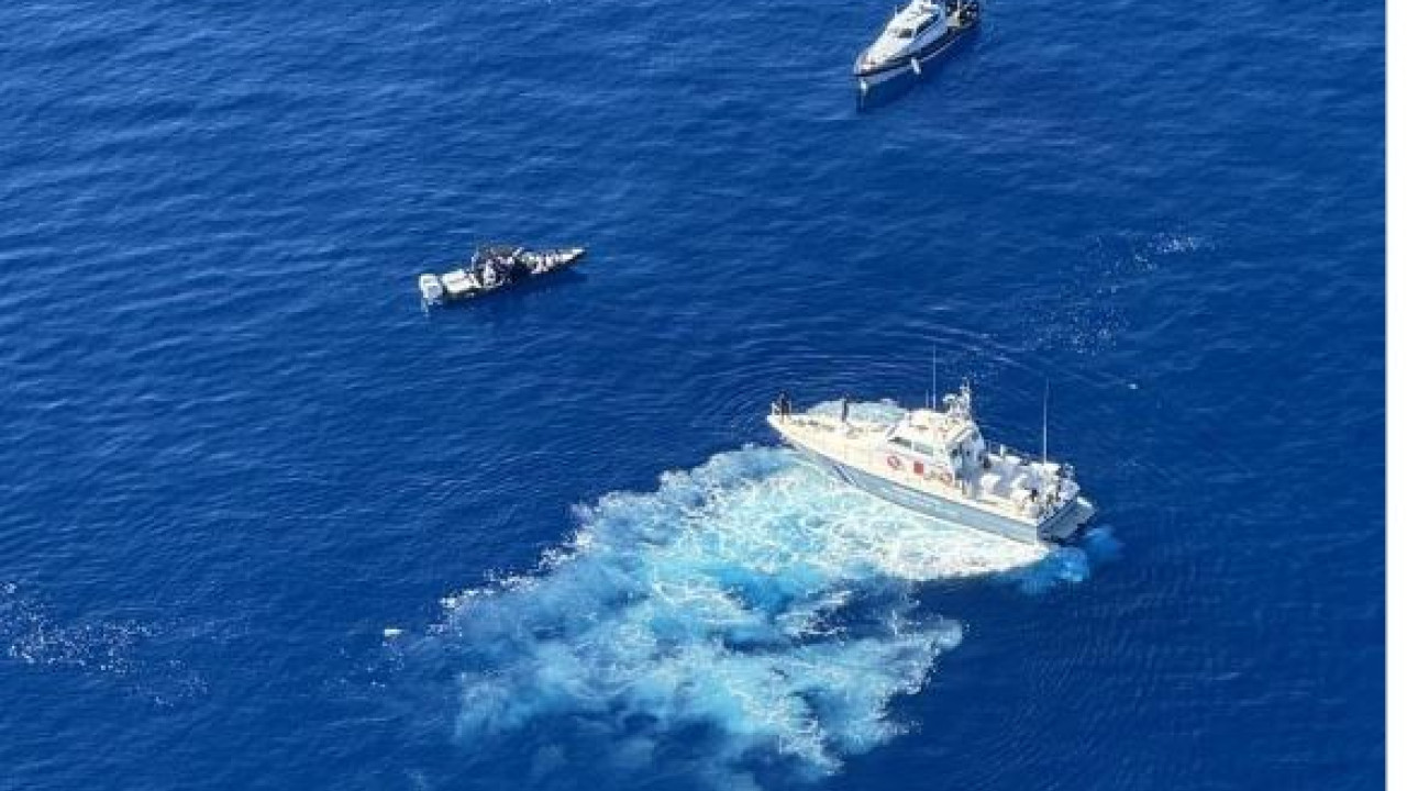 Το Λιμενικό ακινητοποίησε ταχύπλοο με δεκάδες επιβαίνοντες ανοικτά της Χίου