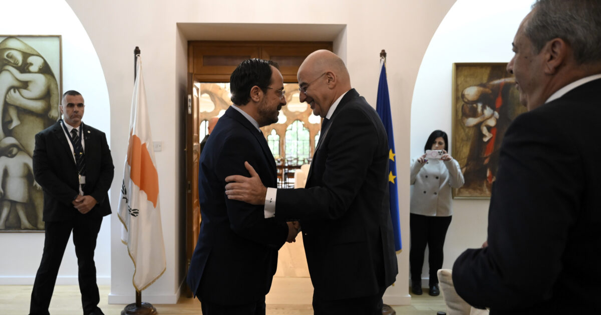 Η Κύπρος σηκώνει στην ΕΕ το ζήτημα της τουρκικής παρενόχλησης του αεροσκάφους Δένδια