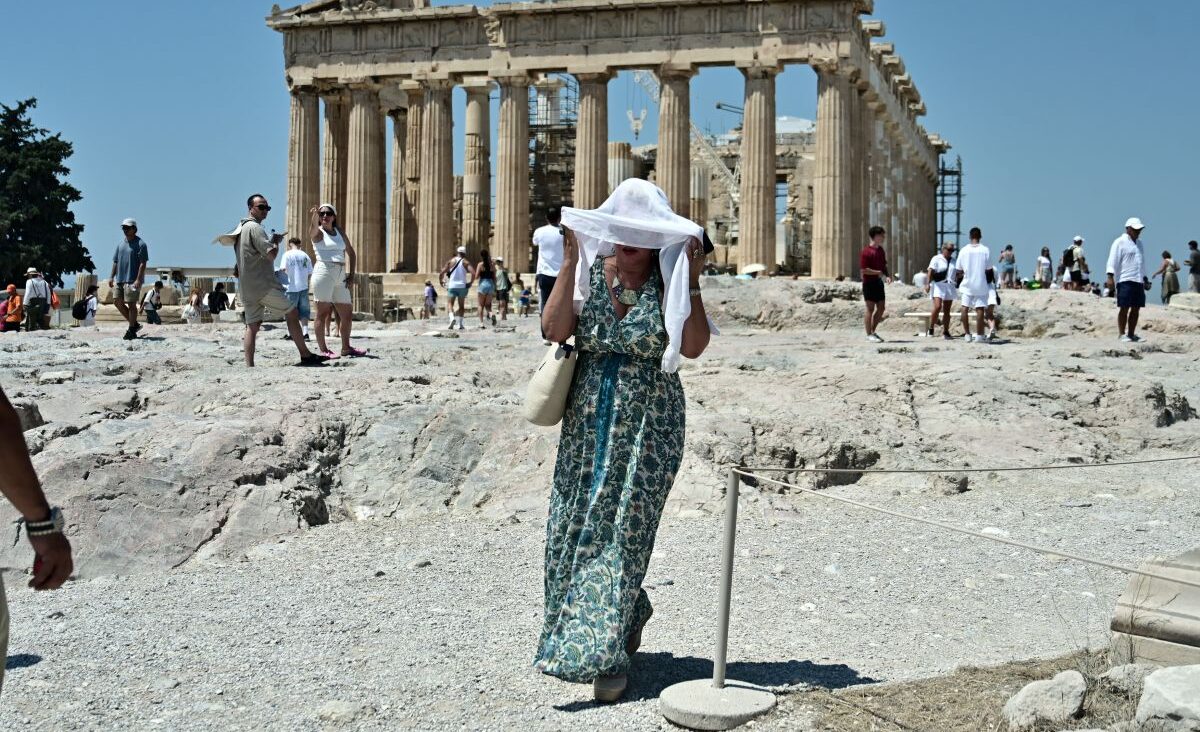 Καύσωνας στην Ευρώπη / Κατεβαίνει στα Βαλκάνια – Πότε και για πόσο θα επηρεάσει την Ελλάδα