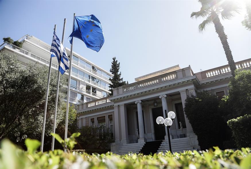 Δημοσιονομικός χώρος 1,5 δισ. ευρώ: Η κυβέρνηση ετοιμάζει πακέτο, αλλά τα νοικοκυριά περιμένουν ουσιαστική στήριξη