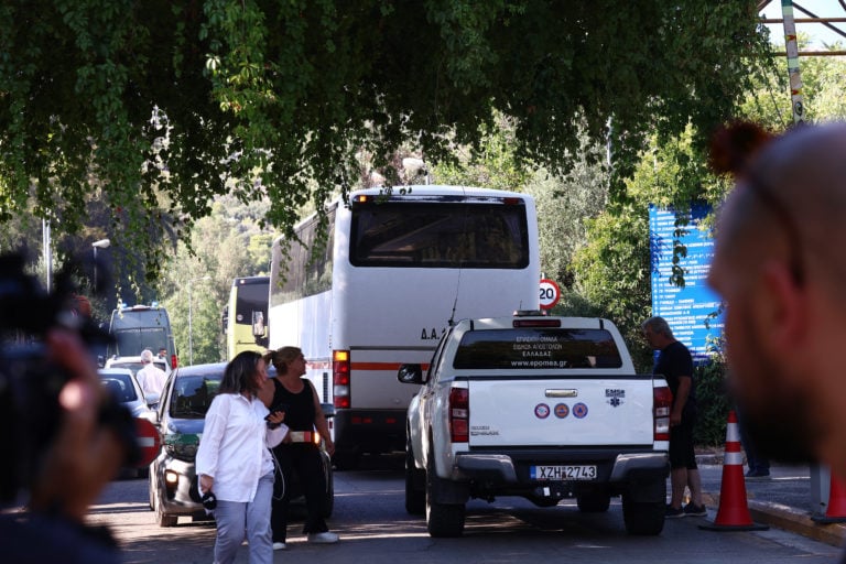 Φωτιά στο Ποικίλο Όρος: Aποκαταστάθηκε η κυκλοφορία των οχημάτων στην περιοχή του Χαϊδαρίου – Παραμένει