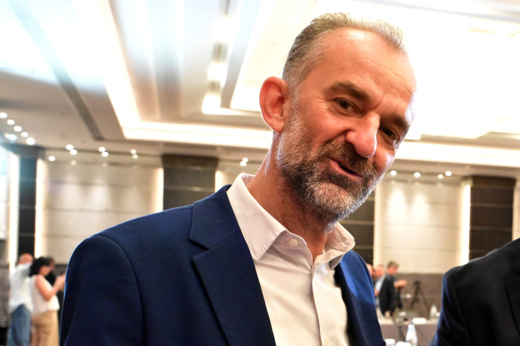 Σκληρή επίθεση Θεοδωράκη: «Η ΝΔ πανηγυρίζει ενώ βρίσκεται στο επίκεντρο του σκανδάλου του ΟΠΕΚΕΠΕ»