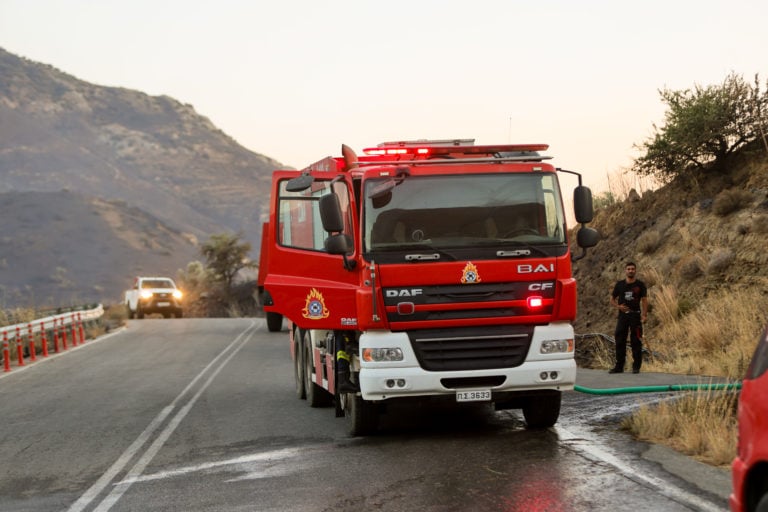 Φωτιά στο Ρέθυμνο: Συγκλονίζει η μαρτυρία ψαρά που βοήθησε στην εκκένωση πολιτών – «Οι άνεμοι ήταν σαν τυφώνας, να μην το ζήσω ξανά»