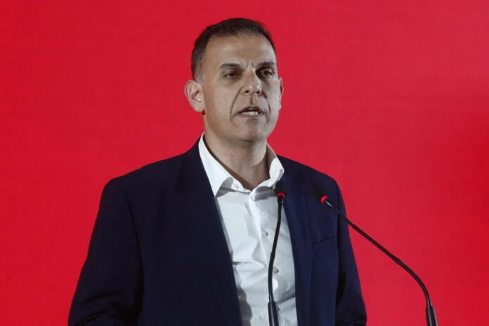 Παραιτήθηκε ο Γιώργος Καραμέρος, παραδίδει την έδρα του στο ΣΥΡΙΖΑ