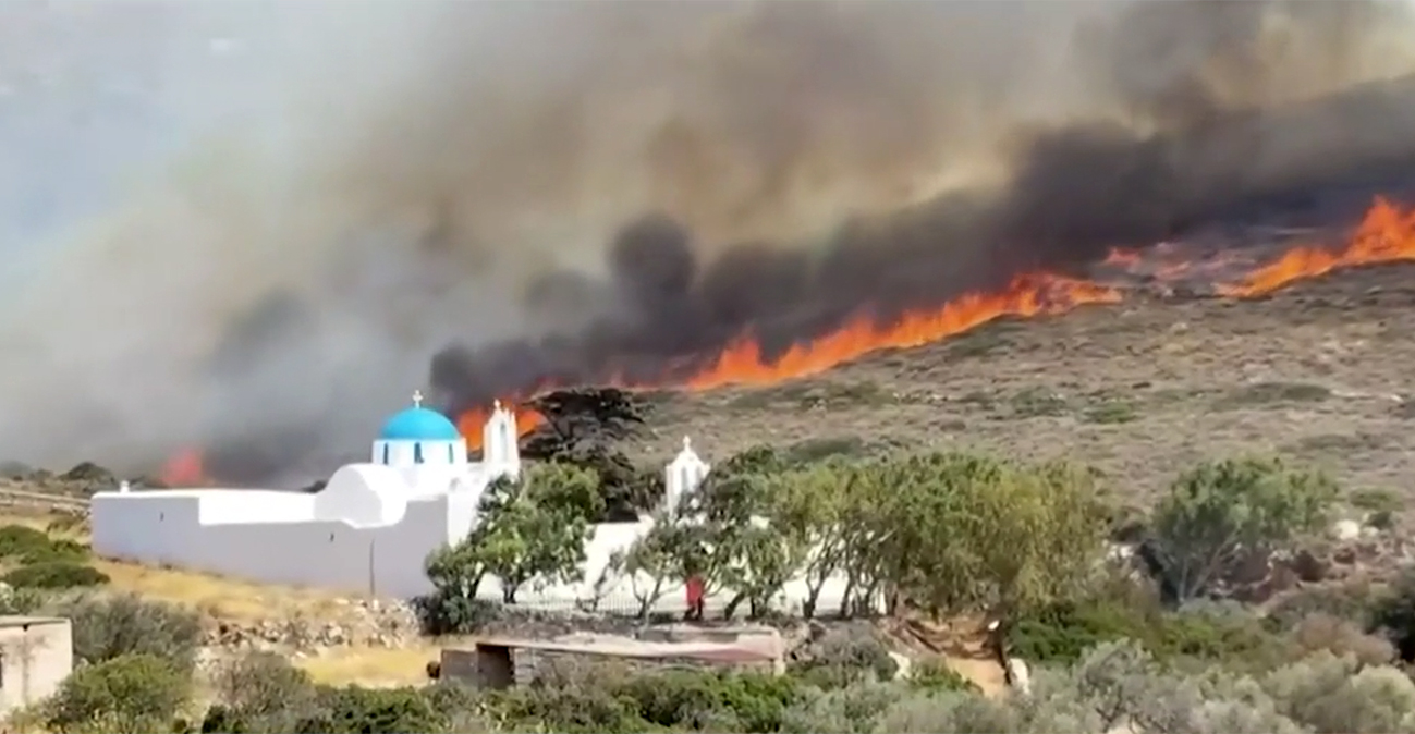 &Beta;&epsilon;&lambda;&tau;&iota;&omega;&mu;έ&nu;&eta; &eta; &epsilon;&iota;&kappa;ό&nu;&alpha; &tau;&eta;&sigmaf; &pi;&upsilon;&rho;&kappa;&alpha;&gamma;&iota;ά&sigmaf; &sigma;&tau;&eta;&nu; &Pi;ά&rho;&omicron;, &pi;&omicron;&lambda;&lambda;έ&sigmaf; &delta;&iota;ά&sigma;&pi;&alpha;&rho;&tau;&epsilon;&sigmaf; &epsilon;&sigma;&tau;ί&epsilon;&sigmaf;, &laquo;&delta;&epsilon;&nu; &epsilon;&phi;&eta;&sigma;&upsilon;&chi;ά&zeta;&omicron;&upsilon;&mu;&epsilon; &lambda;ό&gamma;&omega; &alpha;&nu;έ&mu;&omega;&nu;&raquo;, &lambda;έ&nu;&epsilon; &alpha;&pi;ό &tau;&eta;&nu; &Pi;&upsilon;&rho;&omicron;&sigma;&beta;&epsilon;&sigma;&tau;&iota;&kappa;ή