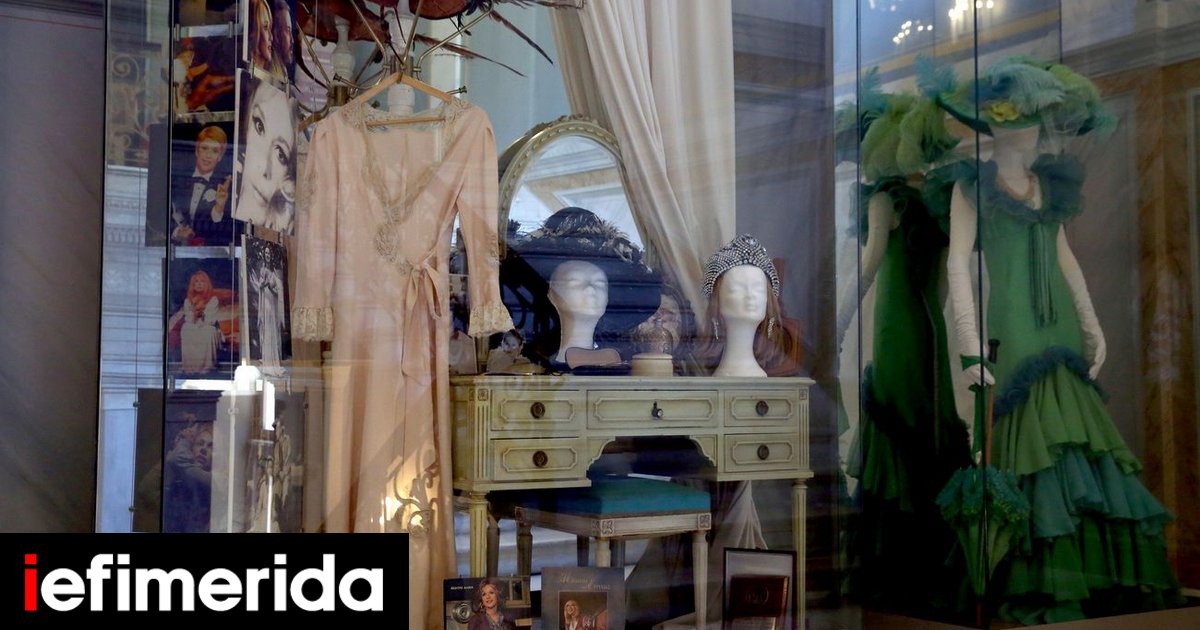 «Μέσα» στο προσωπικό καμαρίνι της Αλίκης Βουγιουκλάκη, στο Δημοτικό Θέατρο Πειραιά -Δείτε βίντεο και φωτογραφίες