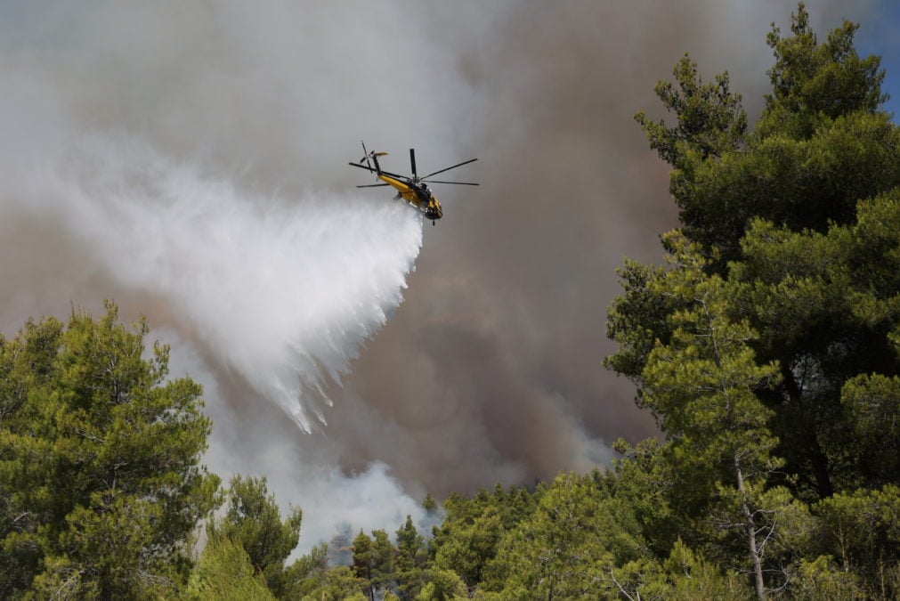 &Beta;έ&nu;&iota;&zeta;&alpha; &Mu;&epsilon;&gamma;ά&rho;&omega;&nu;: &Pi;&omicron;&lambda;&epsilon;&mu;&iota;&kappa;ό Chinook &epsilon;&pi;&iota;&sigma;&tau;&rho;&alpha;&tau;&epsilon;ύ&tau;&eta;&kappa;&epsilon; &gamma;&iota;&alpha; &rho;ί&psi;&epsilon;&iota;&sigmaf; &nu;&epsilon;&rho;&omicron;ύ &sigma;&tau;&eta; &phi;&omega;&tau;&iota;ά