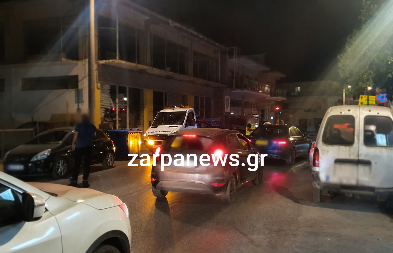 &Chi;&alpha;&nu;&iota;ά | &Sigma;&upsilon;&nu;&epsilon;&lambda;ή&phi;&theta;&eta; &mu;&epsilon;&theta;&upsilon;&sigma;&mu;έ&nu;&omicron;&sigmaf; &alpha;&nu;ή&lambda;&iota;&kappa;&omicron;&sigmaf; &mu;&epsilon; &pi;&alpha;&tau;ί&nu;&iota; &ndash; &Alpha;&sigma;&tau;&upsilon;&nu;&omicron;&mu;&iota;&kappa;ό &mu;&pi;&lambda;ό&kappa;&omicron; &tau;&eta; &nu;ύ&chi;&tau;&alpha; &sigma;&tau;&eta; &Gamma;&omicron;&gamma;&omicron;&nu;ή &mu;&epsilon; &alpha;&lambda;&kappa;&omicron;&tau;έ&sigma;&tau; &kappa;&alpha;&iota; &sigma;&upsilon;&nu;&omicron;&delta;&epsilon;ί&alpha; &gamma;&epsilon;&rho;&alpha;&nu;&omicron;ύ | Video