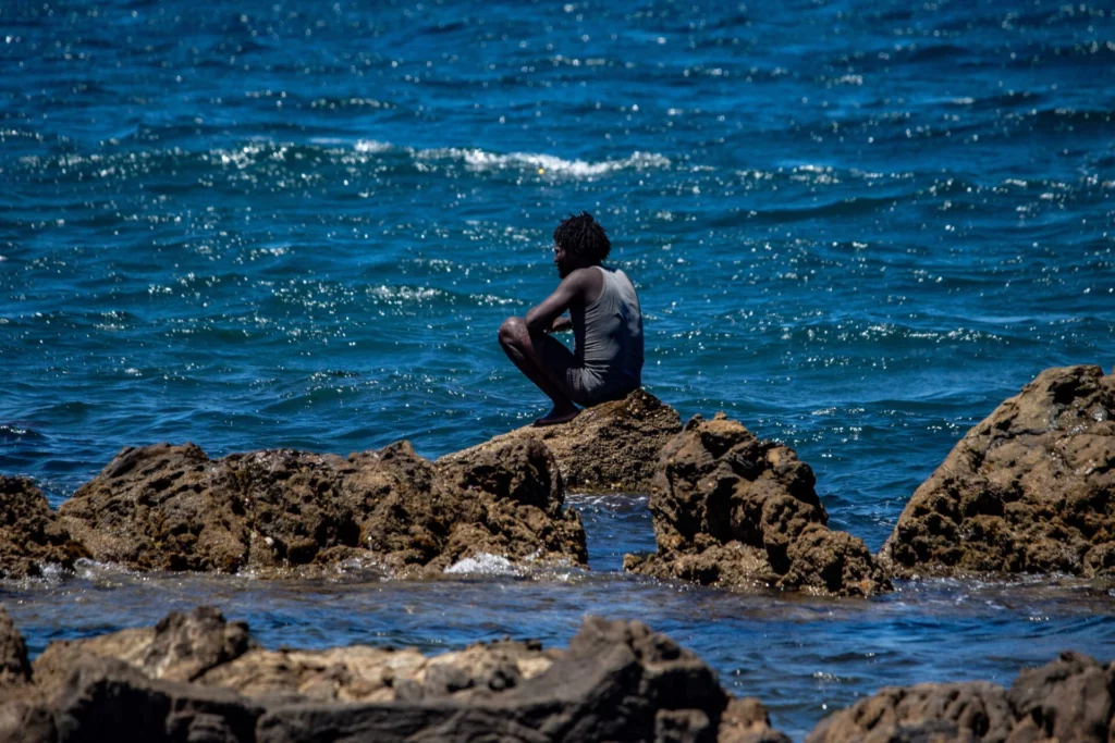 Νέα τραγωδία στη Μεσόγειο: 17 μετανάστες νεκροί σε ταξίδι θανάτου 15 ημερών προς την Ισπανία