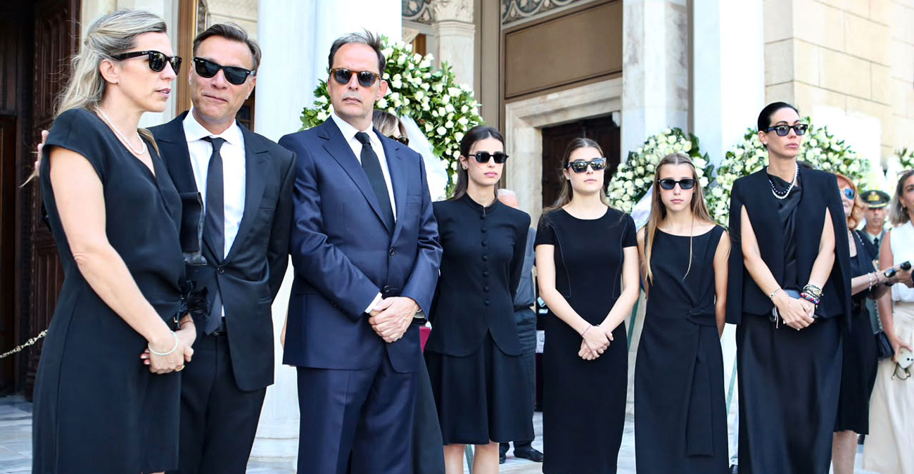 &Mu;&epsilon; &delta;ά&kappa;&rho;&upsilon;&alpha; &sigma;&tau;&alpha; &mu;ά&tau;&iota;&alpha; &omicron;&iota; &gamma;&iota;&omicron;&iota; &kappa;&alpha;&iota; &omicron;&iota; &epsilon;&gamma;&gamma;&omicron;&nu;έ&sigmaf; &tau;&omicron;&upsilon; &Gamma;&iota;ά&nu;&nu;&eta; &Beta;&alpha;&rho;&beta;&iota;&tau;&sigma;&iota;ώ&tau;&eta; &sigma;&tau;&eta;&nu; &kappa;&eta;&delta;&epsilon;ί&alpha; &tau;&omicron;&upsilon;, &delta;&epsilon;ί&tau;&epsilon; live &alpha;&pi;ό &tau;&eta; &Mu;&eta;&tau;&rho;ό&pi;&omicron;&lambda;&eta; &Alpha;&theta;&eta;&nu;ώ&nu;