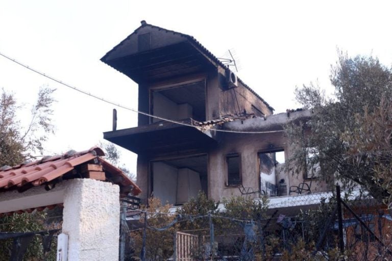 Φωτιά στη δυτική Αττική: Συγκλονίζουν οι μαρτυρίες από τα πύρινα μέτωπα – «Δεν ξέρουμε πού να πάμε» – ΒΙΝΤΕΟ